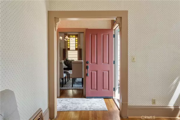 Glendora, CA 91741,211 E Virginia AVE