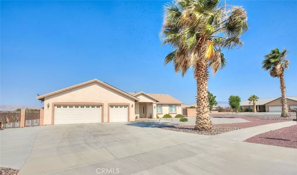 15095 Douglas ST, Apple Valley, CA 92307