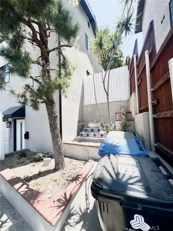 Los Angeles, CA 90032,2717 Chadwick CIR