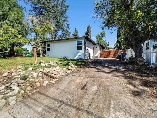 207 W Arrow, Claremont, CA 91711
