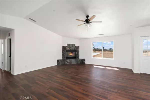 Phelan, CA 92371,12275 Barbet RD