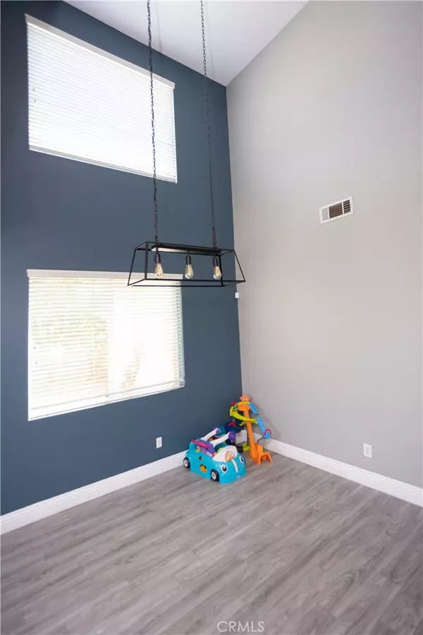 Fontana, CA 92336,5332 Trailhawk AVE