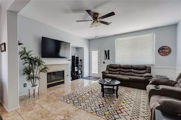 Fontana, CA 92336,7461 Indigo LN