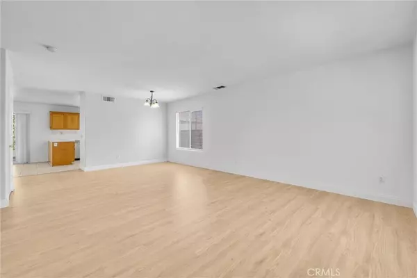 Eastvale, CA 92880,6334 Pomegranate CT