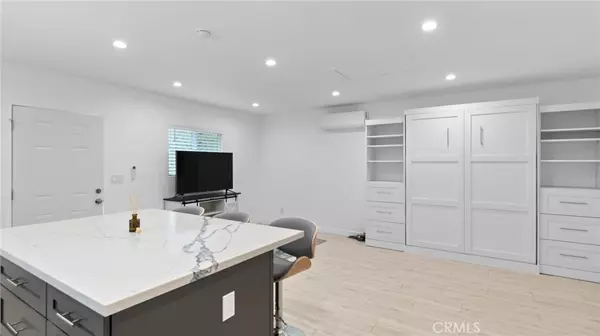 Claremont, CA 91711,330 Teasdale DR