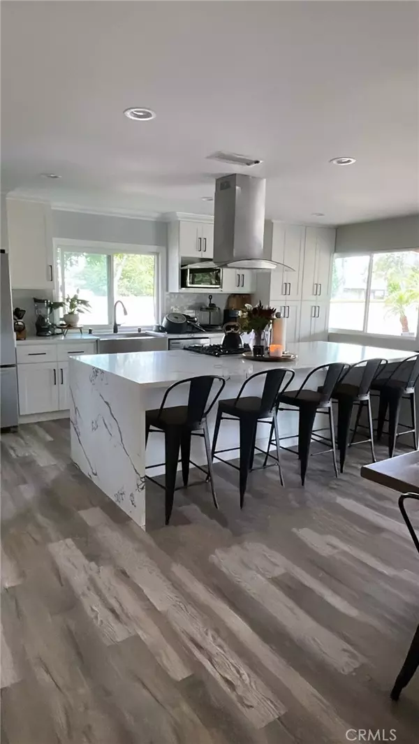Ontario, CA 91761,2424 S LAKE AVE
