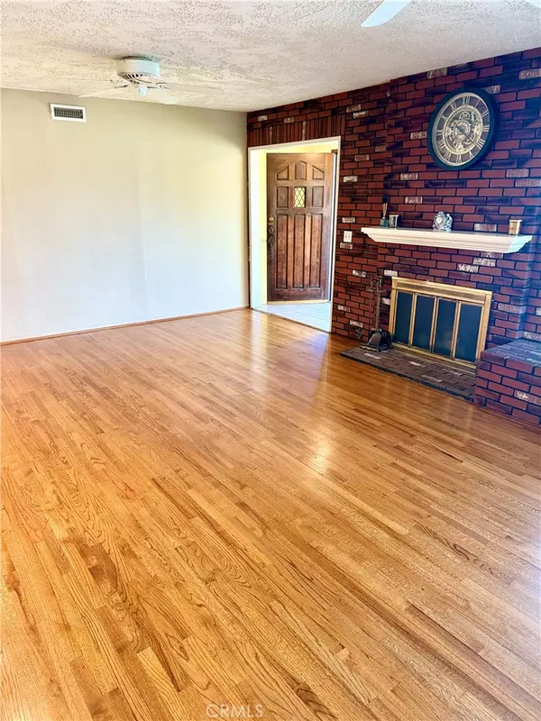 Pomona, CA 91767,870 Somerset AVE