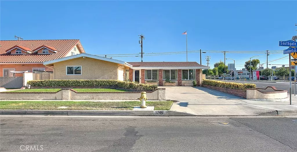 1746 W Southgate AVE, Fullerton, CA 92833