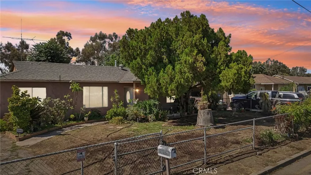 Fontana, CA 92335,18239 Orange WAY