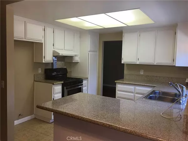 Fontana, CA 92336,17234 Walnut AVE