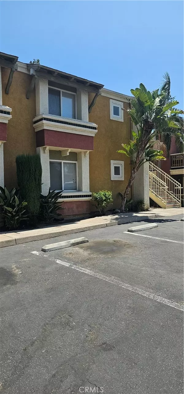 Corona, CA 92879,1085 Circle City DR #202