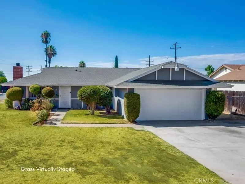 301 W Easton ST, Rialto, CA 92376