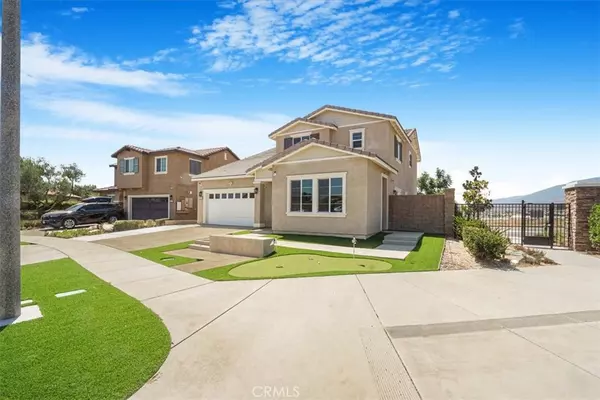 Fontana, CA 92336,5264 Darwin LN
