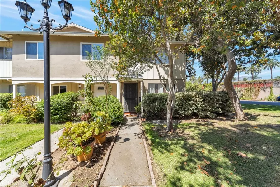632 E Lee PL, Azusa, CA 91702
