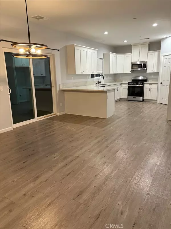 Apple Valley, CA 92308,12432 Kiowa RD