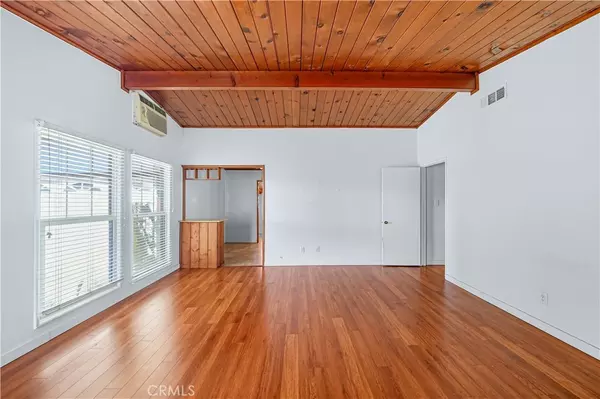 Azusa, CA 91702,721 E Hanks ST