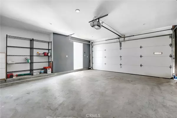 Los Angeles, CA 90027,3907 De Longpre AVE