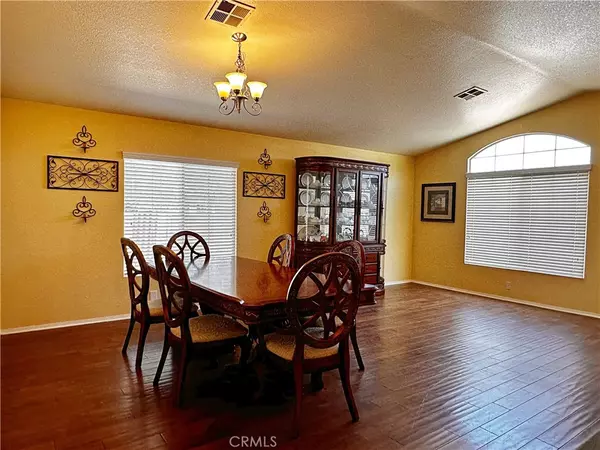 Apple Valley, CA 92307,14220 Fresian AVE