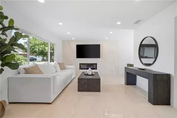 Fontana, CA 92335,16265 Pine AVE