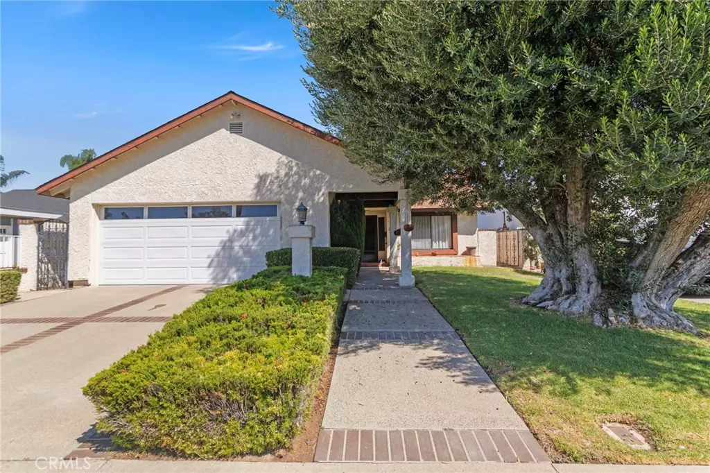 Laguna Hills, CA 92653,22561 Catania