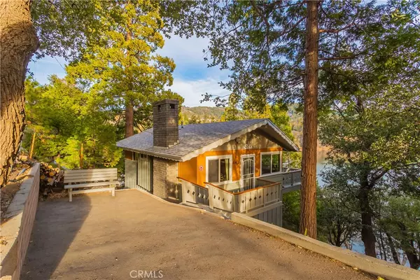 441 Zermatt DR, Crestline, CA 92325