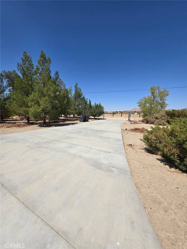 17106 E Avenue K8, Lancaster, CA 93535