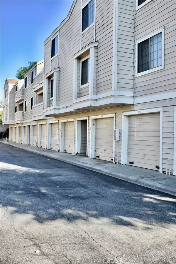 Covina, CA 91724,4900 N Grand AVE N #220