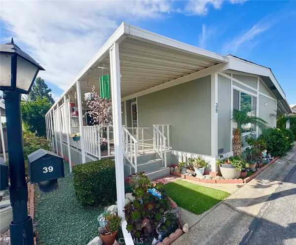 La Verne, CA 91750,3945 Bradford #39