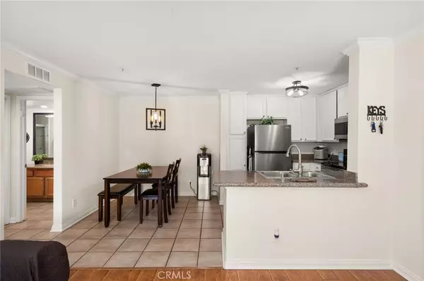 Riverside, CA 92879,1020 La Terraza CIR #102