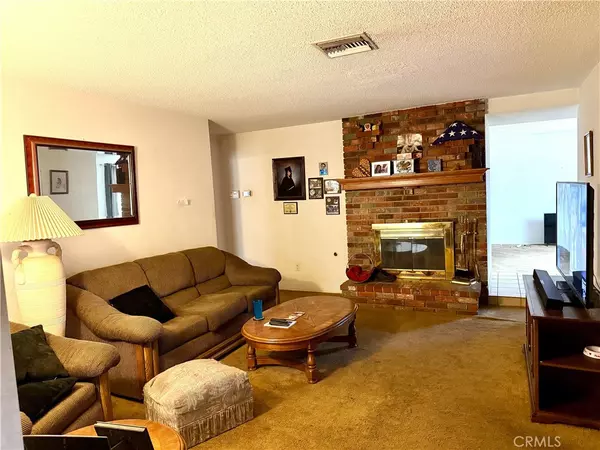 Fontana, CA 92335,9603 Boxwood AVE