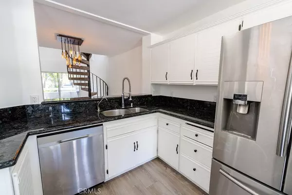 Valencia, CA 91355,26129 Mcbean Pkwy #43