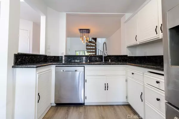 Valencia, CA 91355,26129 Mcbean Pkwy #43