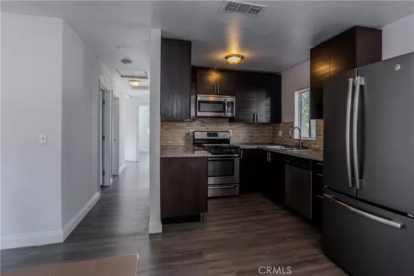 Lake Elsinore, CA 92530,33217 Wood