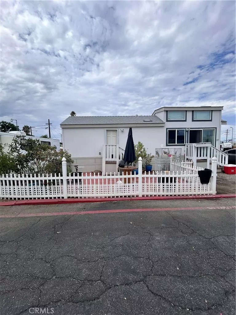 Redlands, CA 92373,1409 Redlands Blvd #27