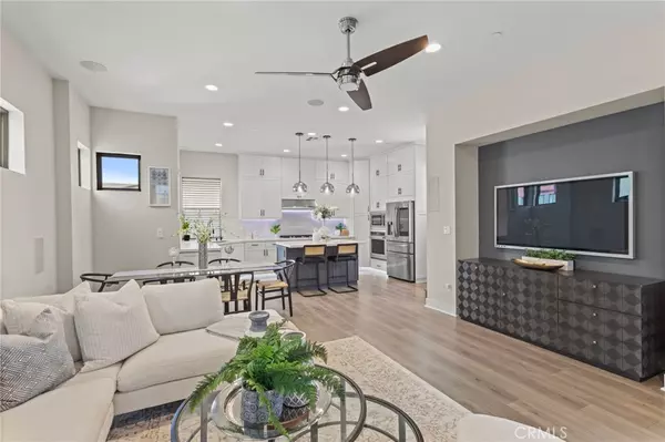 Irvine, CA 92618,359 Novel