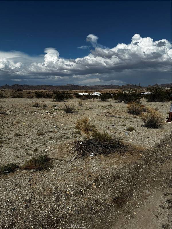 16570 Raven LN, Needles, CA 92363