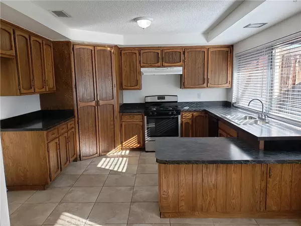 Apple Valley, CA 92307,19001 Outer Highway 18 #1
