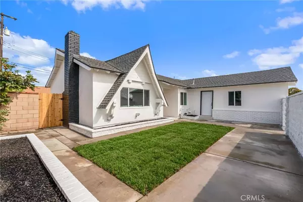 Huntington Beach, CA 92647,8171 Holland DR