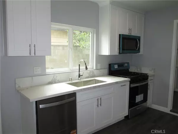 San Bernardino, CA 92411,852 N Davidson AVE #1/2