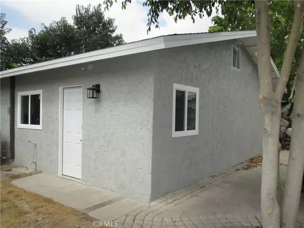 852 N Davidson AVE #1/2, San Bernardino, CA 92411