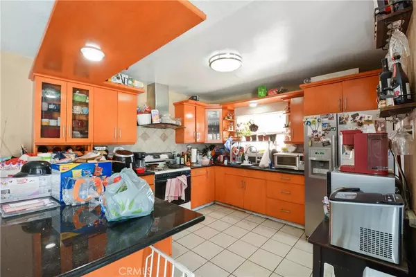 Rialto, CA 92376,917 E Jackson