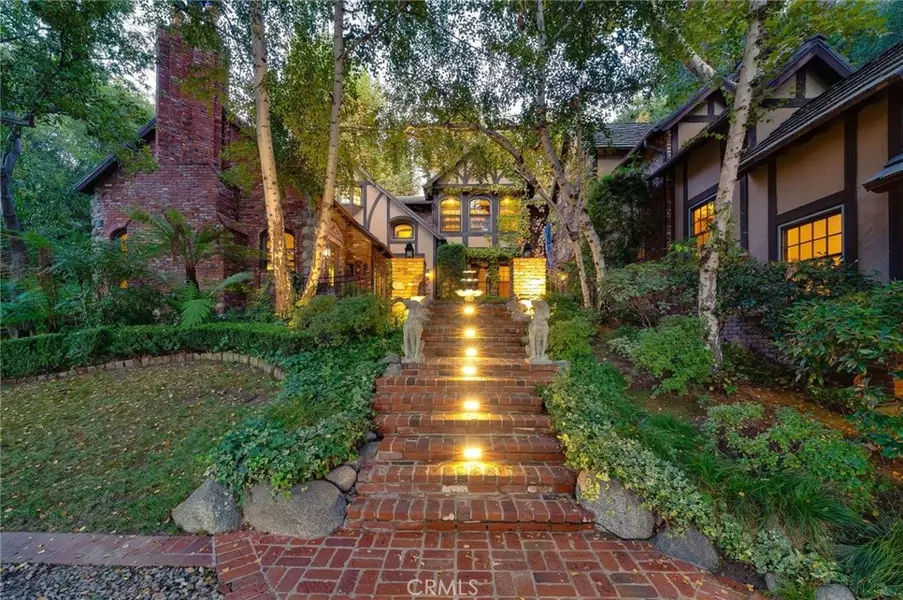 5200 Jessen DR, La Canada Flintridge, CA 91011