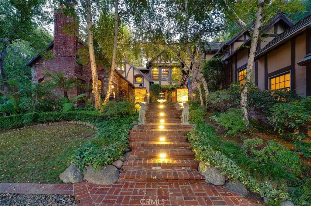 La Canada Flintridge, CA 91011,5200 Jessen DR