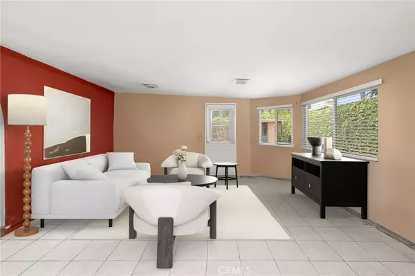 Glendora, CA 91740,1055 Essex ST