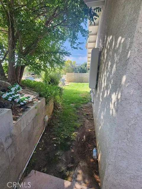 Saugus, CA 91350,22660 La Rochelle DR