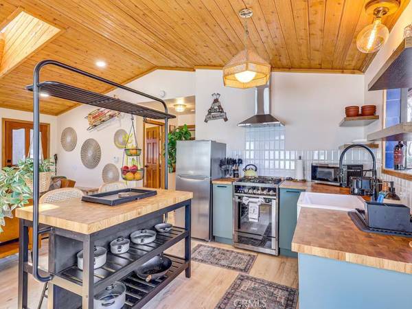 Sugarloaf, CA 92386,452 Orange