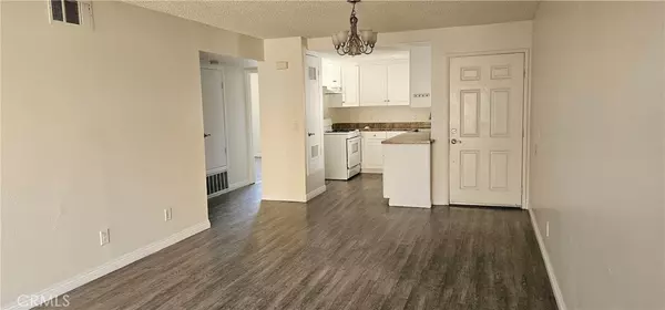 Corona, CA 92879,1083 Circle City #202