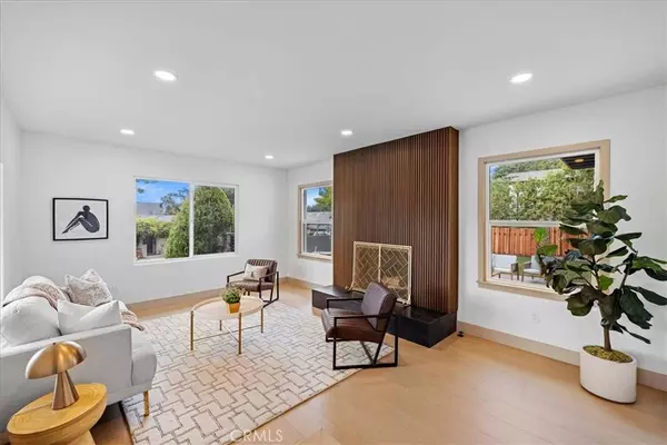 Sierra Madre, CA 91024,245 W Laurel