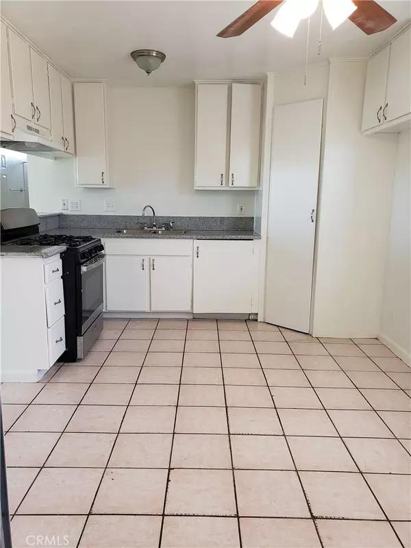 Victorville, CA 92394,16001 Green Hill #1