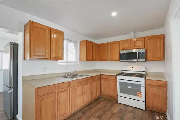 Fontana, CA 92335,8457 Hemlock AVE #1